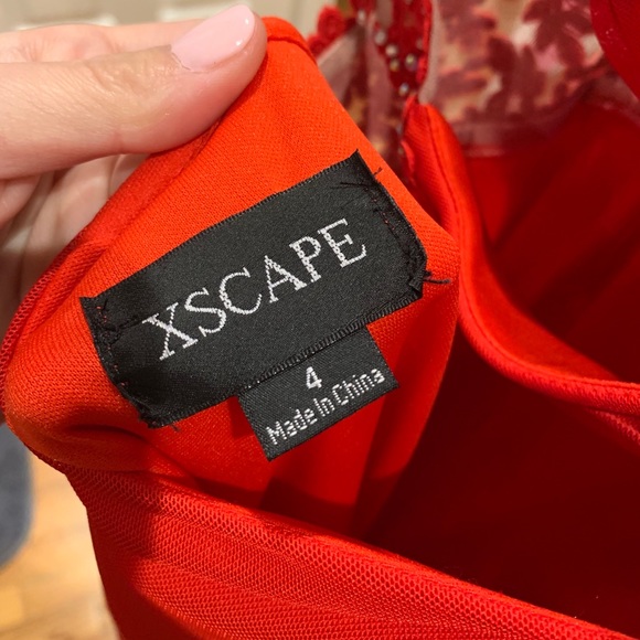 Lady in red ❤️ - Picture 4 of 7